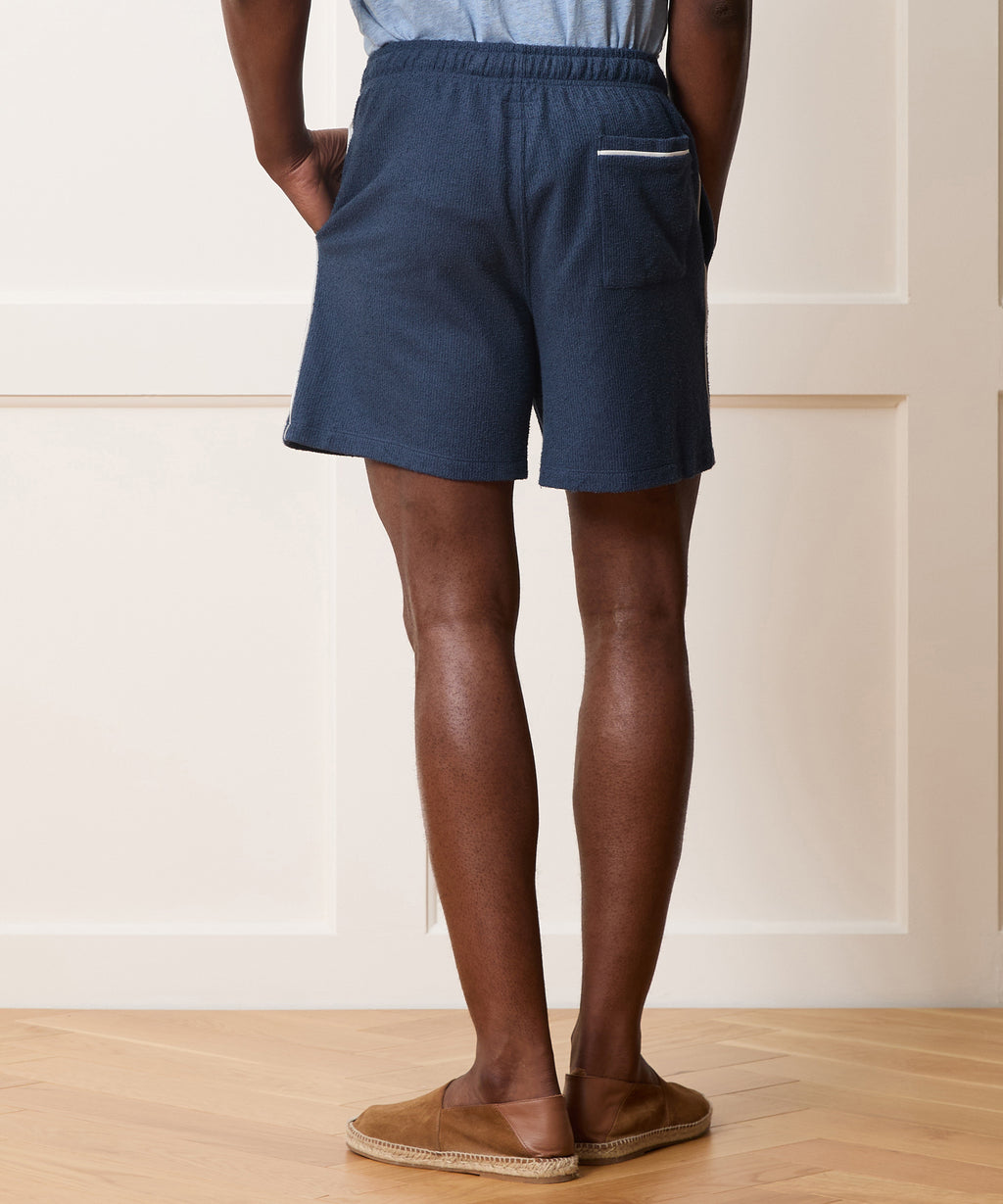 7" Bouclé Short