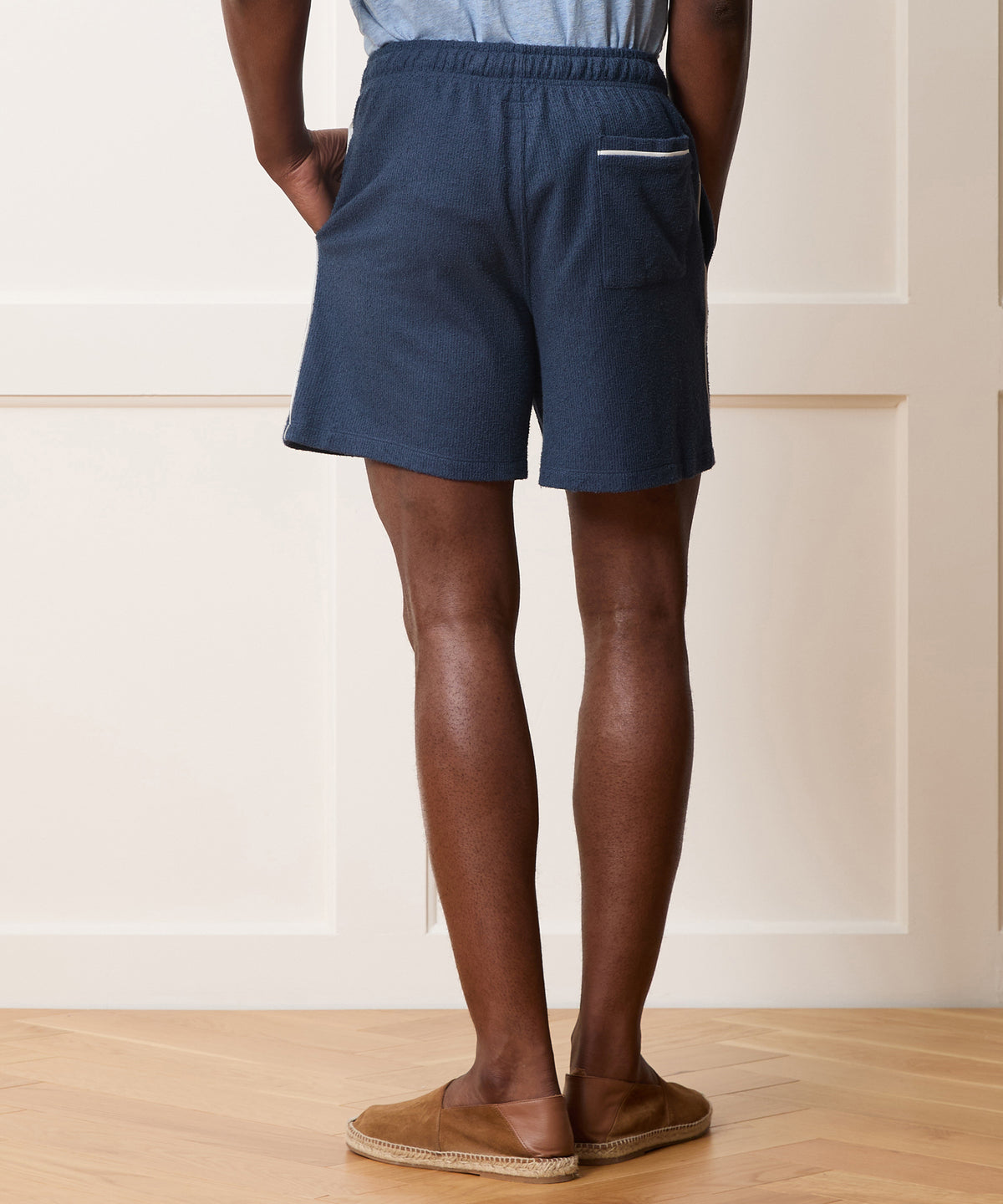 7" Bouclé Short