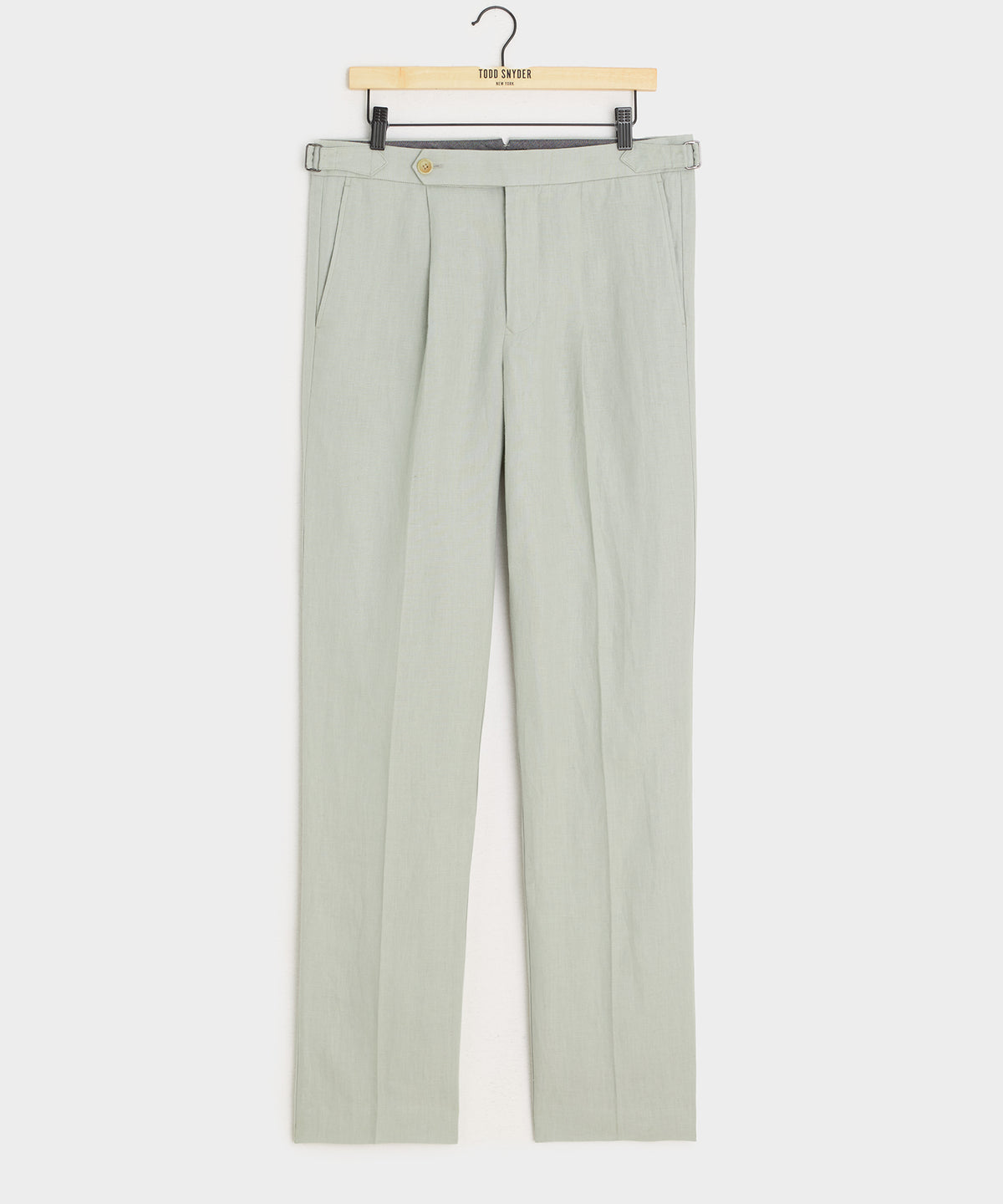 Model wearing the Todd Snyder Irish Linen Side Tab Trouser.