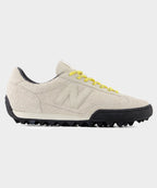 Side profile of the New Balance Gator Run Sneaker.