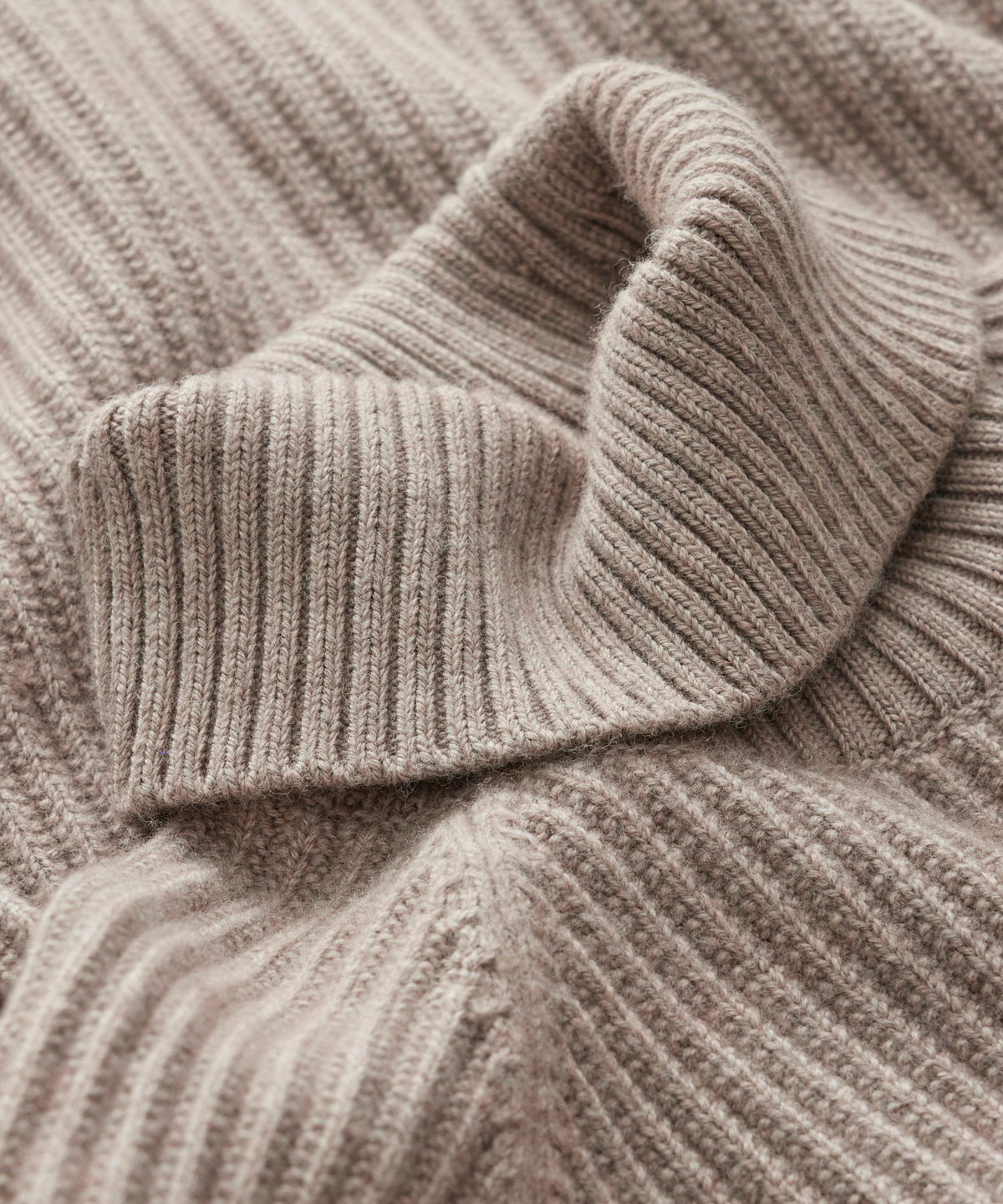 Fisherman Stitch Ribbed Turtleneck in Desert Beige